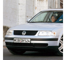 Бампер передний в цвет кузова Volkswagen Passat B5 (1996-2000)